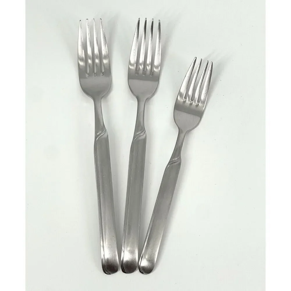 J A Henckels Zwilling Synergy Stainless 2 Dinner 8”  1 Salad 6 7/8” Forks